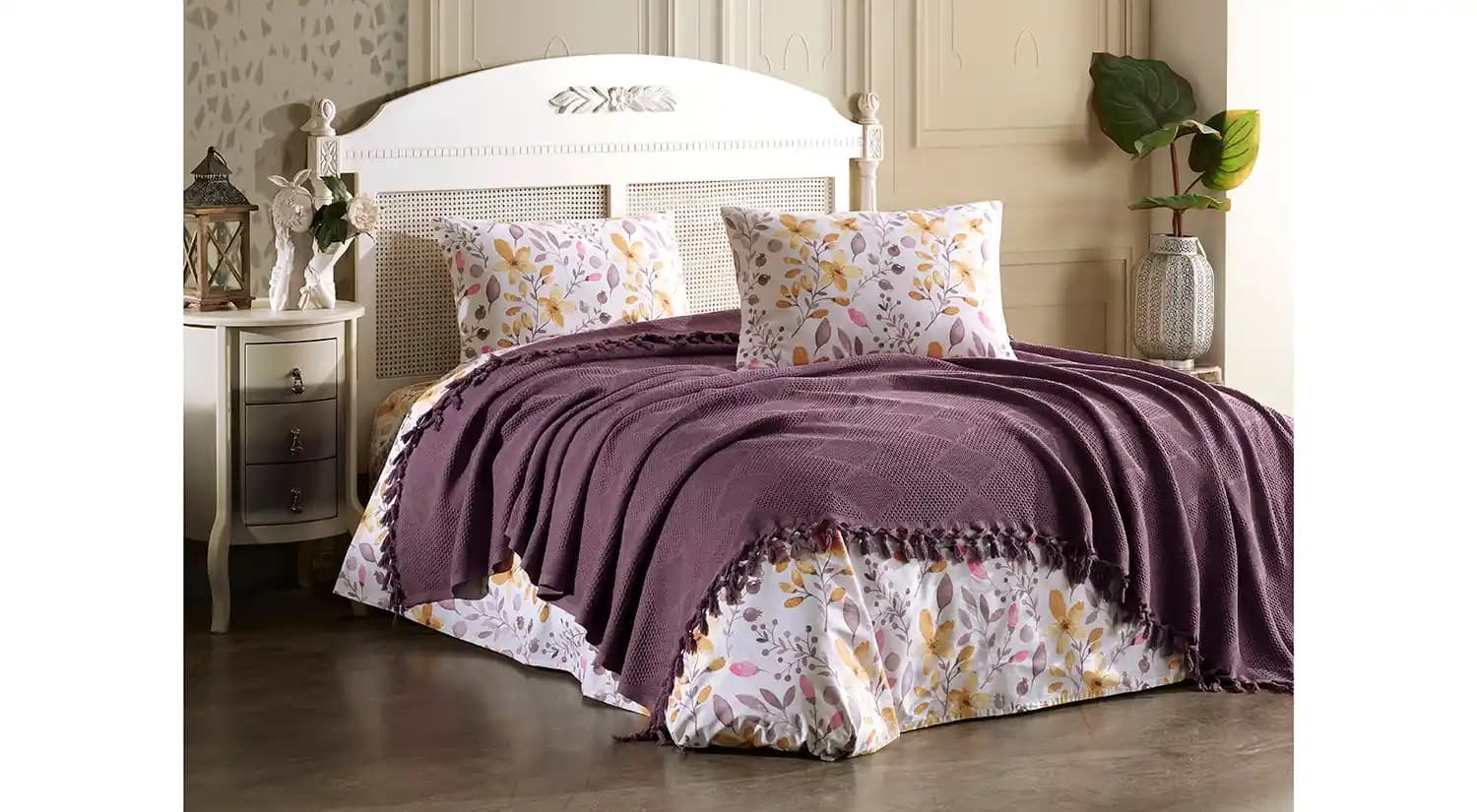 Mor Pike Takımlarıyla Yatak Odası Dekorasyonunda Şıklık ve Fonksiyonellik Sağlama