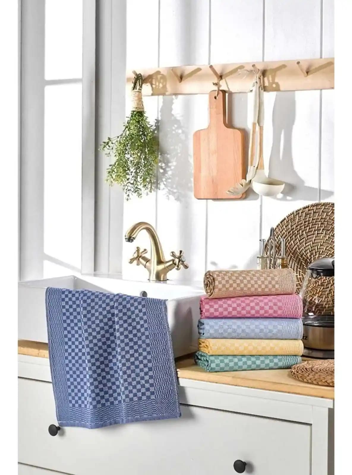 Mutfak Dekorasyonunda El Bezi Seçimi: Malzeme, Tasarım ve Hijyen Faktörleri