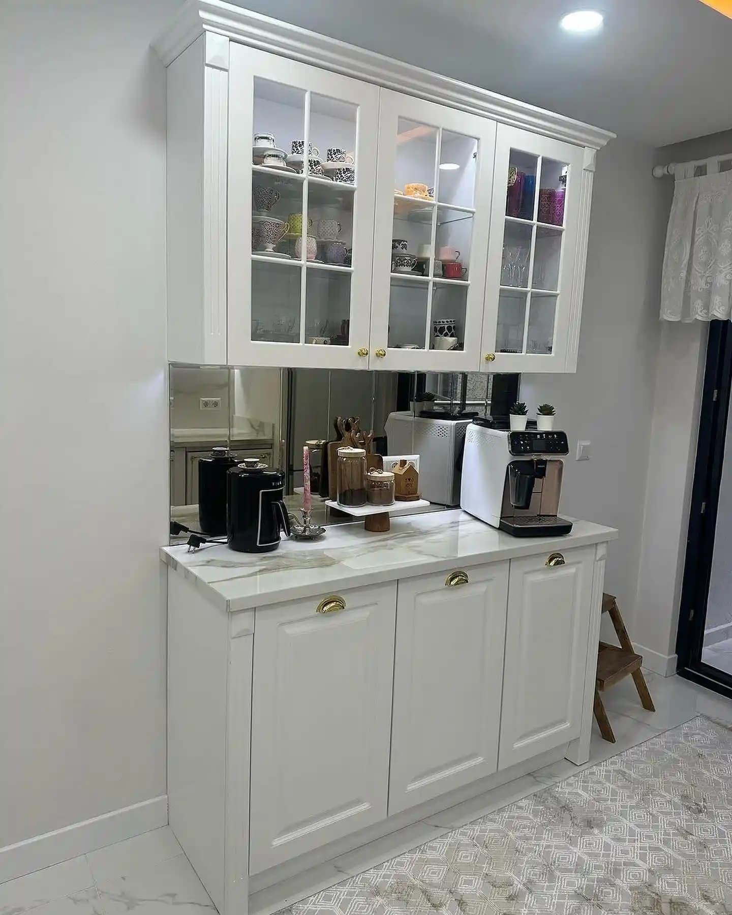 Mutfak Mobilyası ve Çay Kahve Köşesi Tasarımı Güncel Trendler ve Kullanım İpuçları