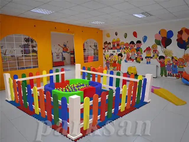 Oyun Alanları Dekorasyonunda Ahşap Posterlerin Estetik ve Dayanıklılığı Üzerine Analiz