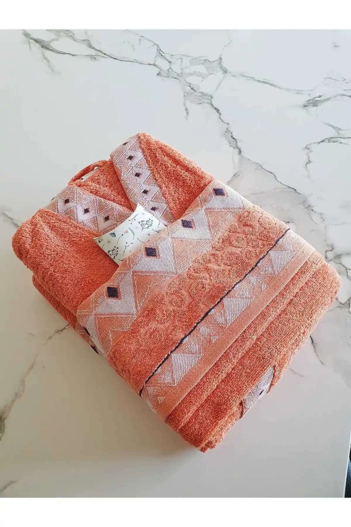 Pamuklu Bornoz ve Pestamal Ürünleri Karşılaştırması: Hangi Seçenek Sizin İçin Uygun