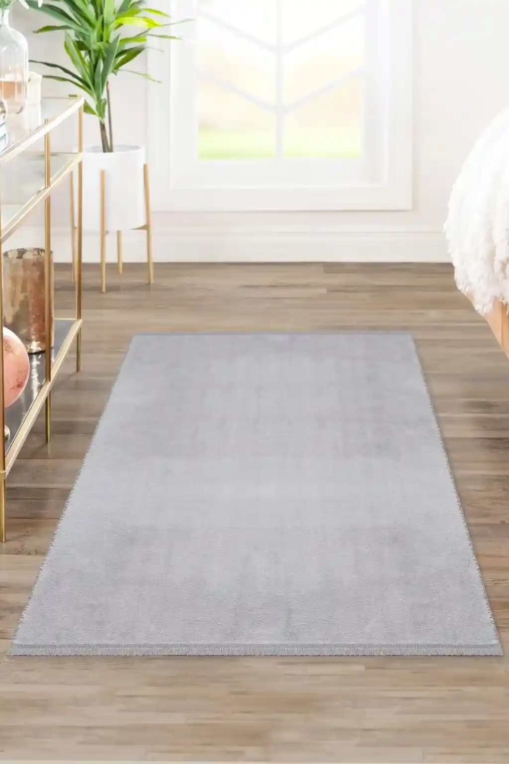 Peluş Halıların Ev Dekorasyonundaki Konfor ve Estetik Rolü Analizi