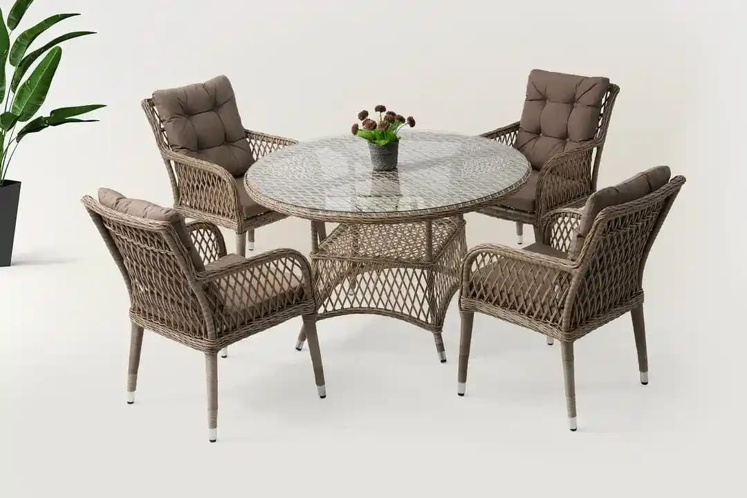 Rattan Masa Takımı Seçerken Dikkat Edilmesi Gerekenler ve Güncel Trendler 2024