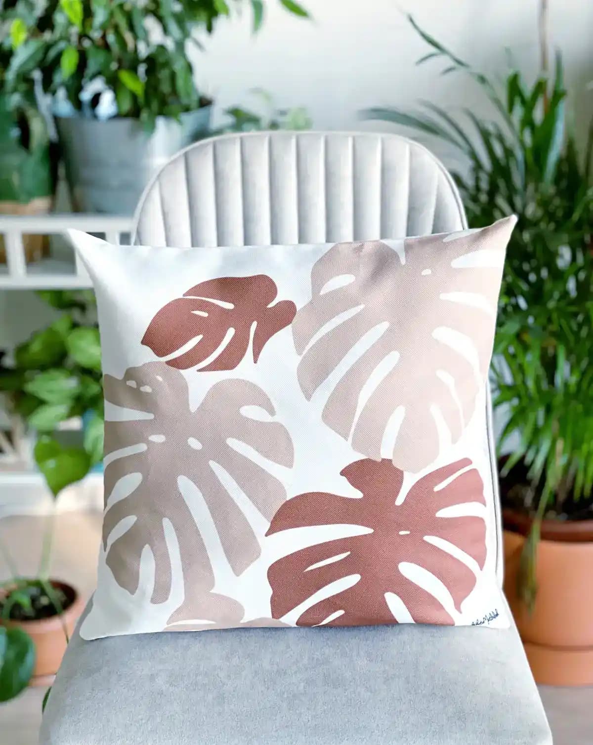 Salon Dekorasyonunda Güncel Yastık Kılıfı Trendleri ve Estetik Yaklaşımlar