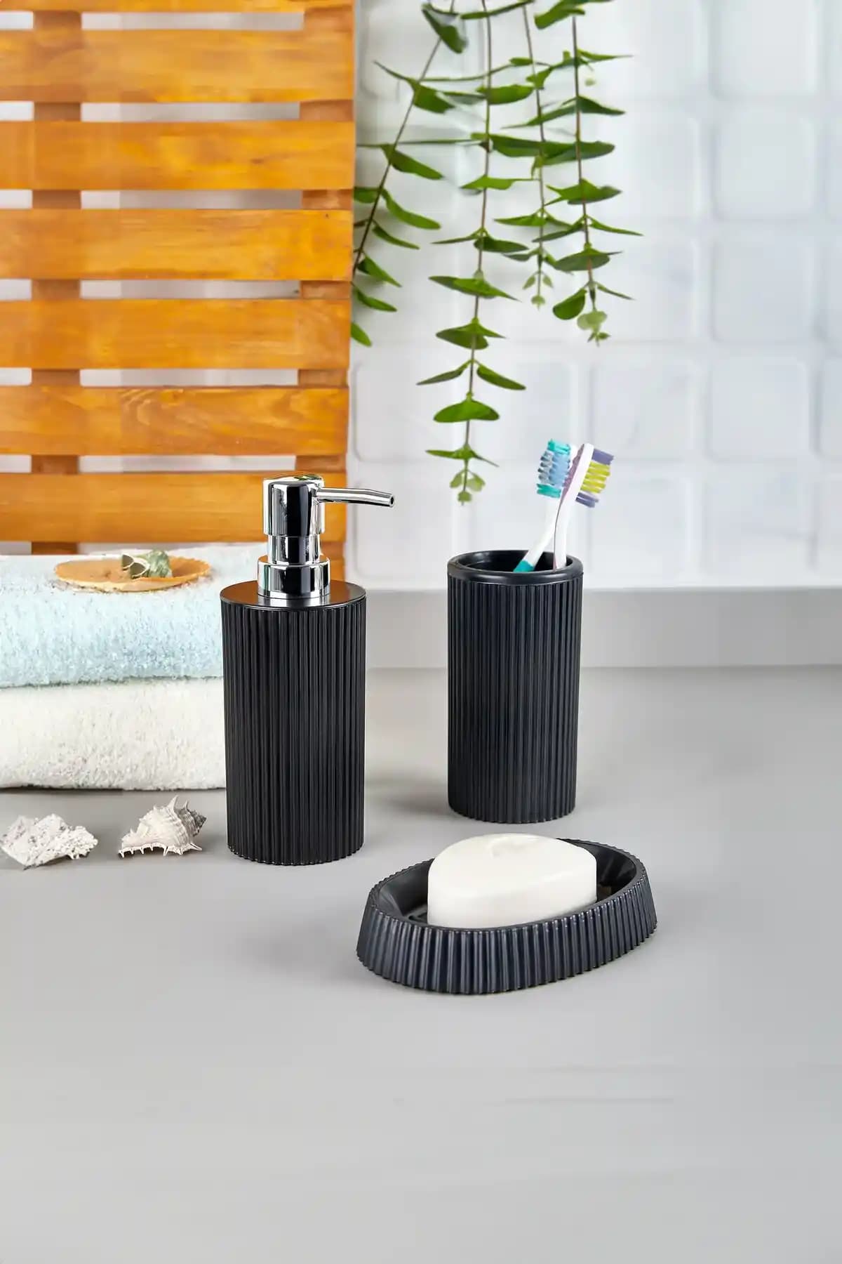 Şık ve Fonksiyonel Banyo Sıvı Sabunluk Aksesuarları Modern Tasarımlar ve Kullanım İpuçları