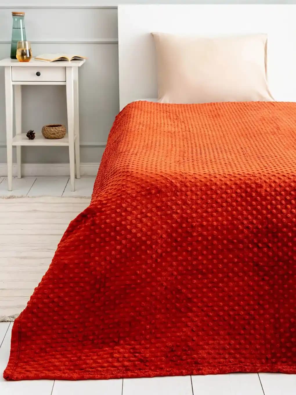 Sık ve Sıcak Kırmızı Battaniye Modelleri ile Ev Dekorasyonunda Sıcaklık ve Şıklık