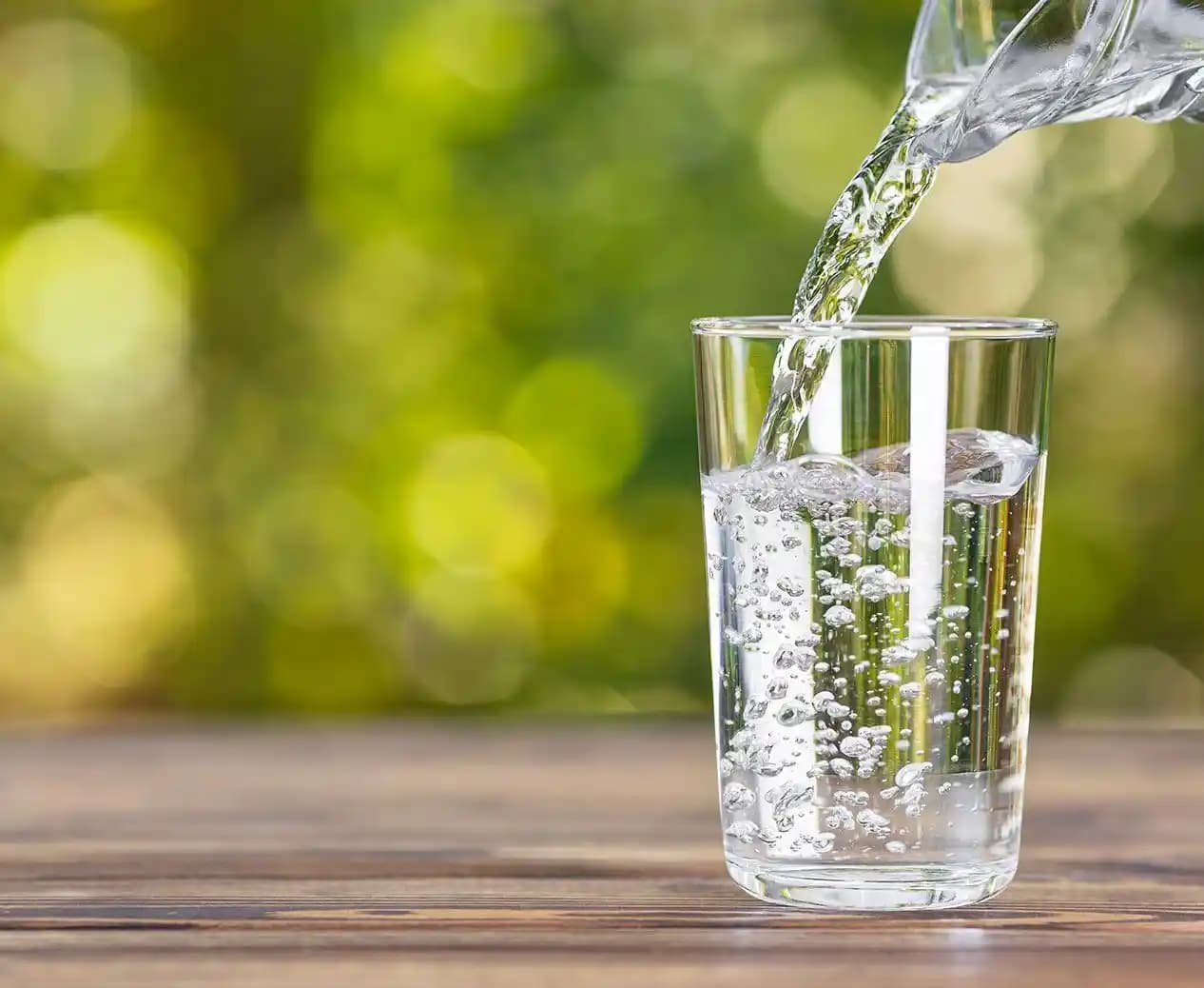 Su Bardaklarının Malzeme, Tasarım ve Kullanım Alanlarına Göre Seçimi Rehberi