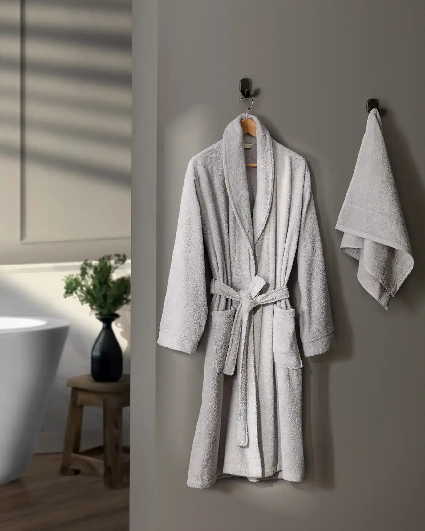 Unisex Bornoz Seçiminde Dikkat Edilmesi Gerekenler ve Popüler Modeller