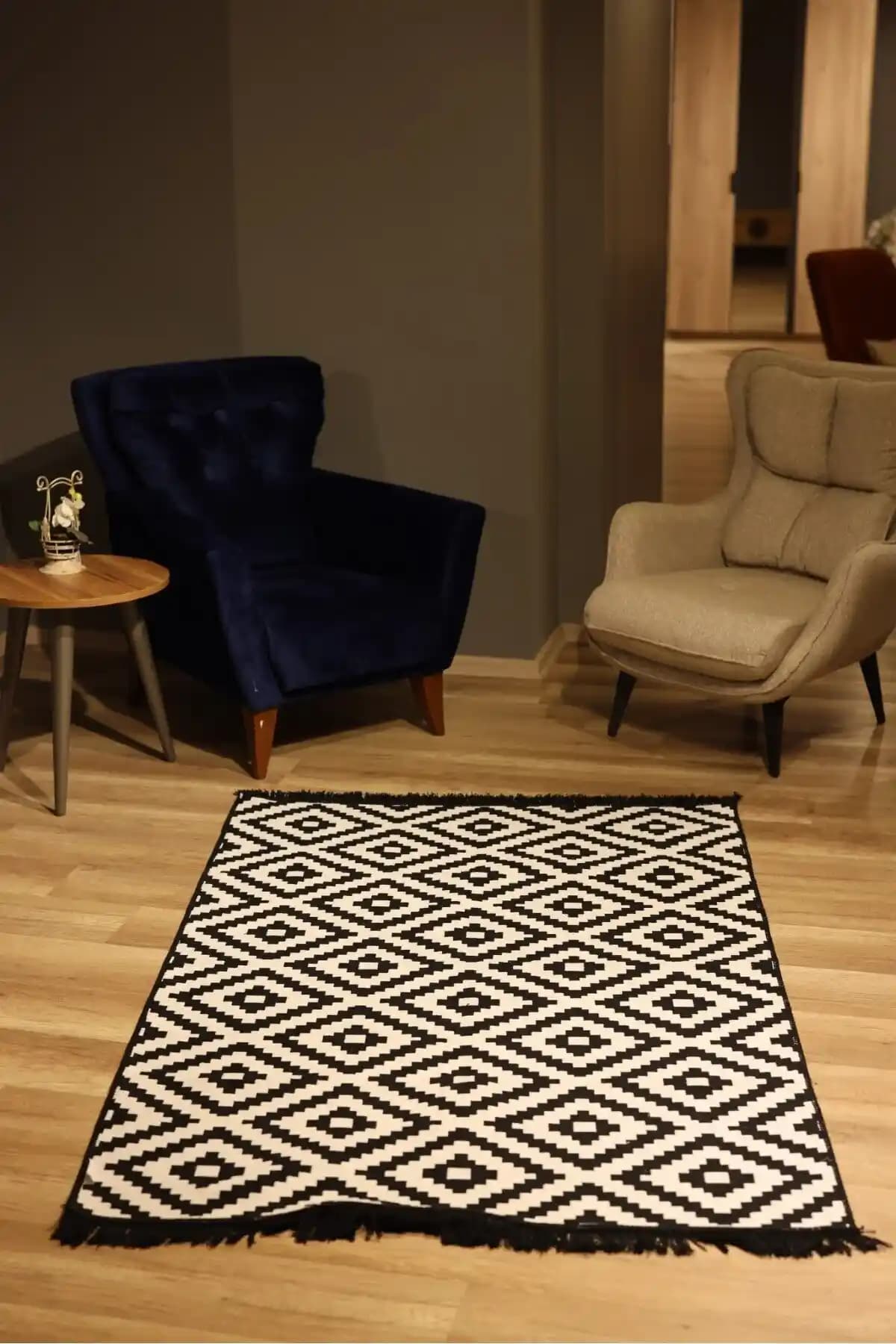 Usak Kilimi ve Halısı: Geleneksel Türk Dekorasyonunun Özgün ve Sıcak Parçaları