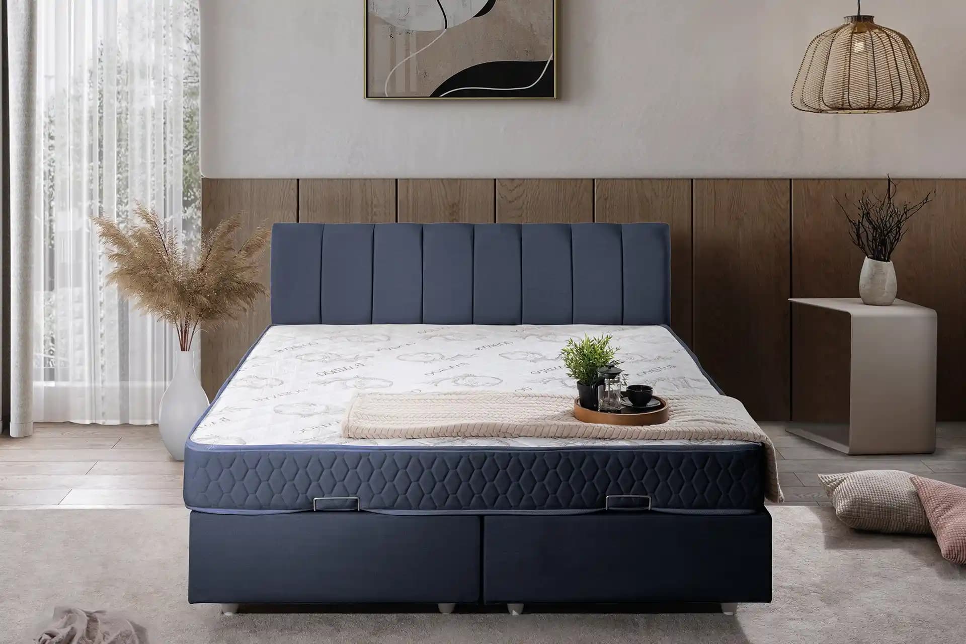Yatak Odası Dekorasyonunda Lacivert Renkli Yatak Başlıkları ve Modelleri