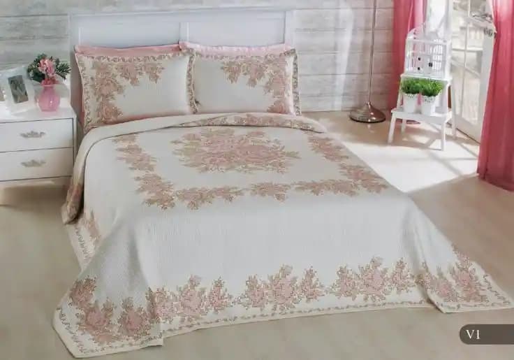 Yatak Örtüleri Modelleri: Fonksiyonellik ve Estetiğin Uyumuyla Dekorasyon Tavsiyeleri