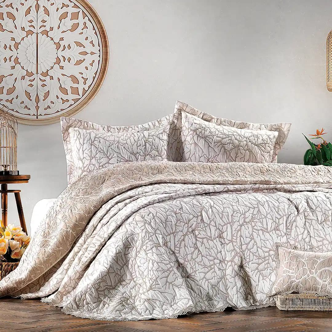 Yatak Örtüsü Dekorasyonunda Güncel Trendler ve Seçenekler