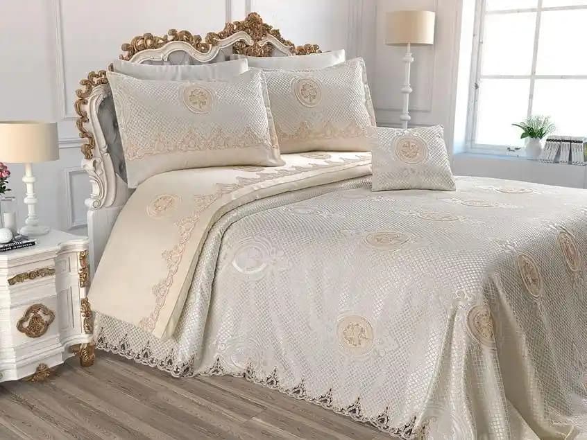 Yatak Örtüsü Trendleri ve Seçim İpuçları: Güncel Dekorasyon Yaklaşımları