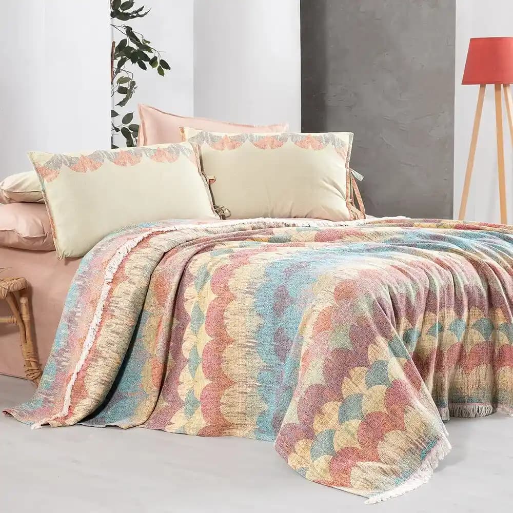 Yatak Pike Takımı Seçerken Dikkat Edilmesi Gereken Temel Kriterler ve En İyi Modeller