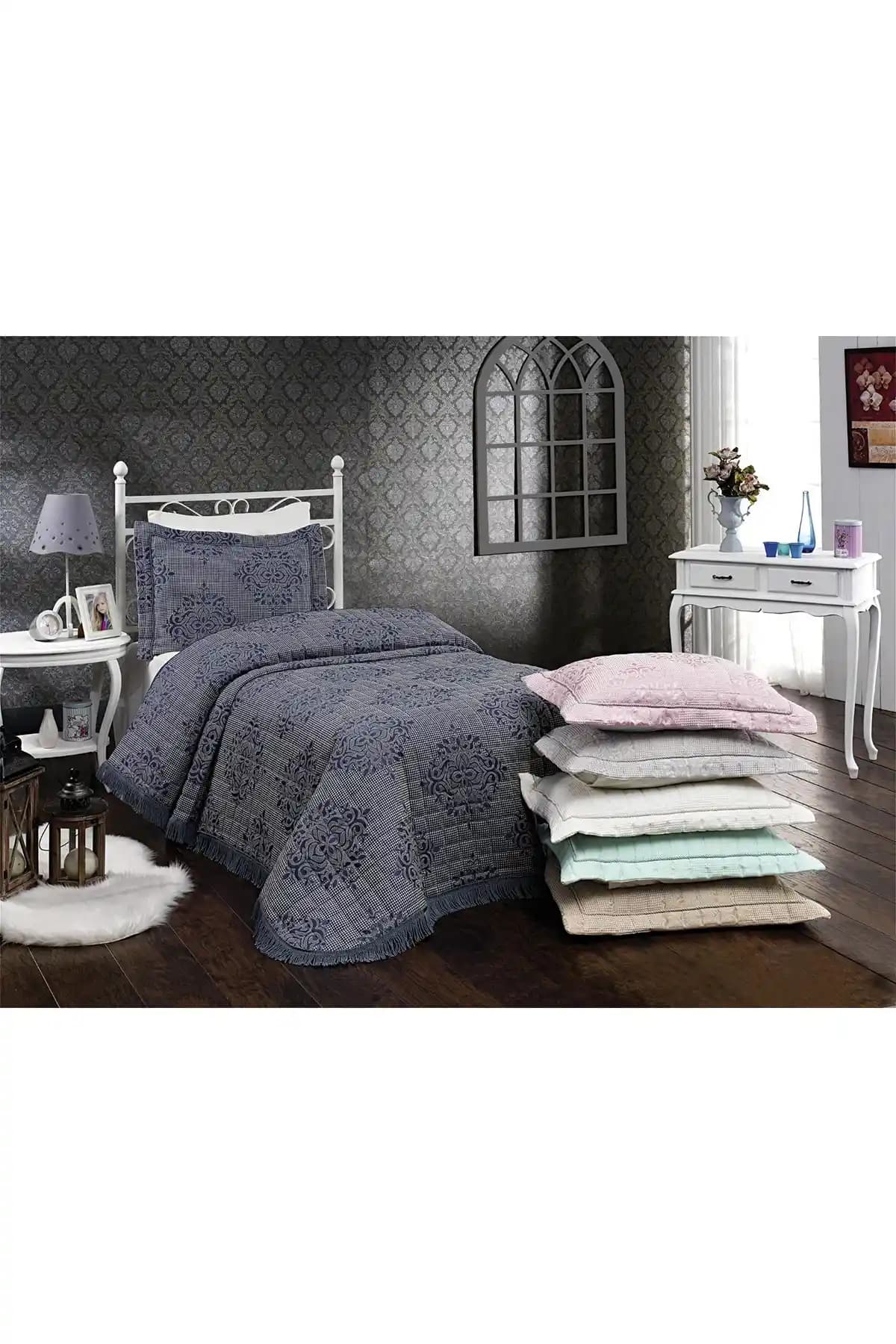 Zarafet ve Renk Uyumu Sağlayan Yatak Örtüleri ile Ev Dekorasyonunda Şıklık ve Uyum