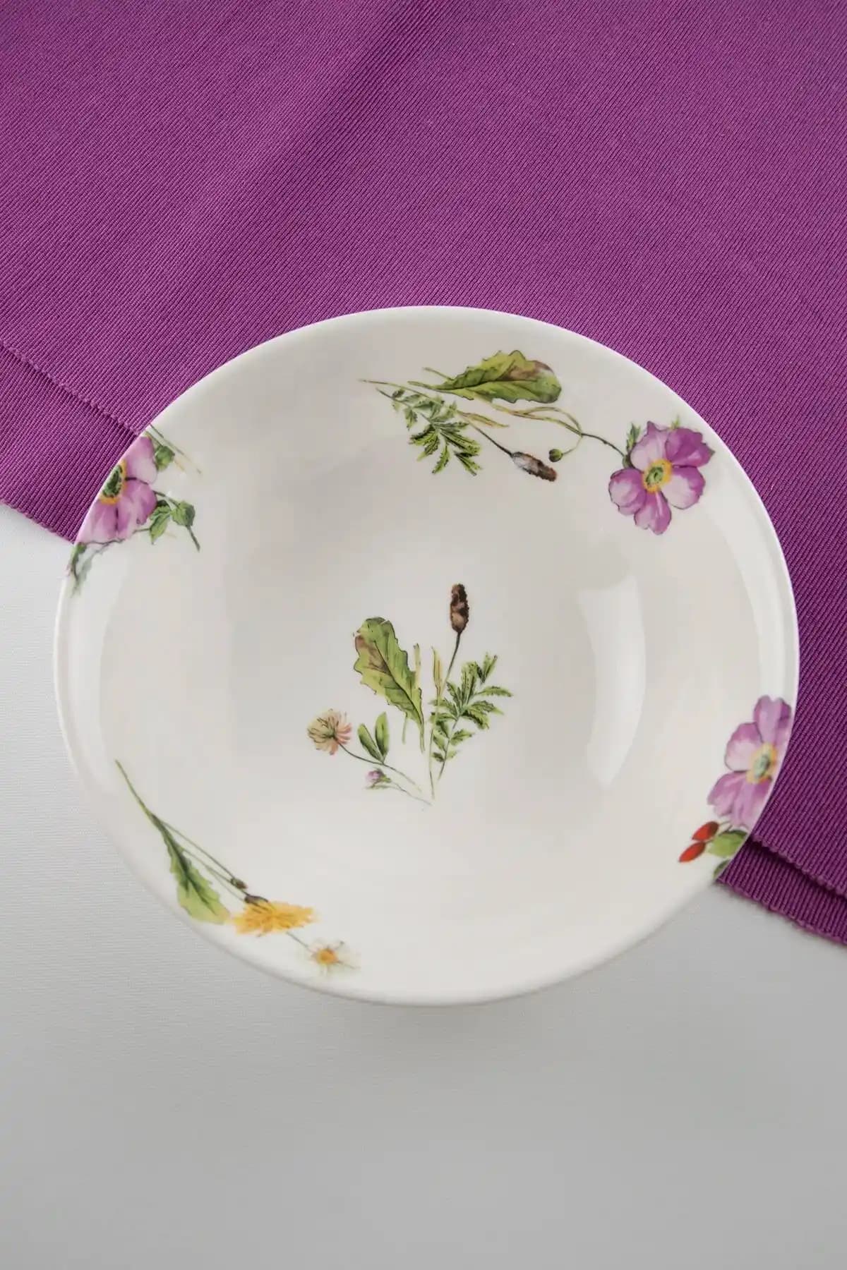 Zarafeti Artıran Porselen Dekor Ürünleri ile Ev Dekorasyonunda Şıklık Yaratın