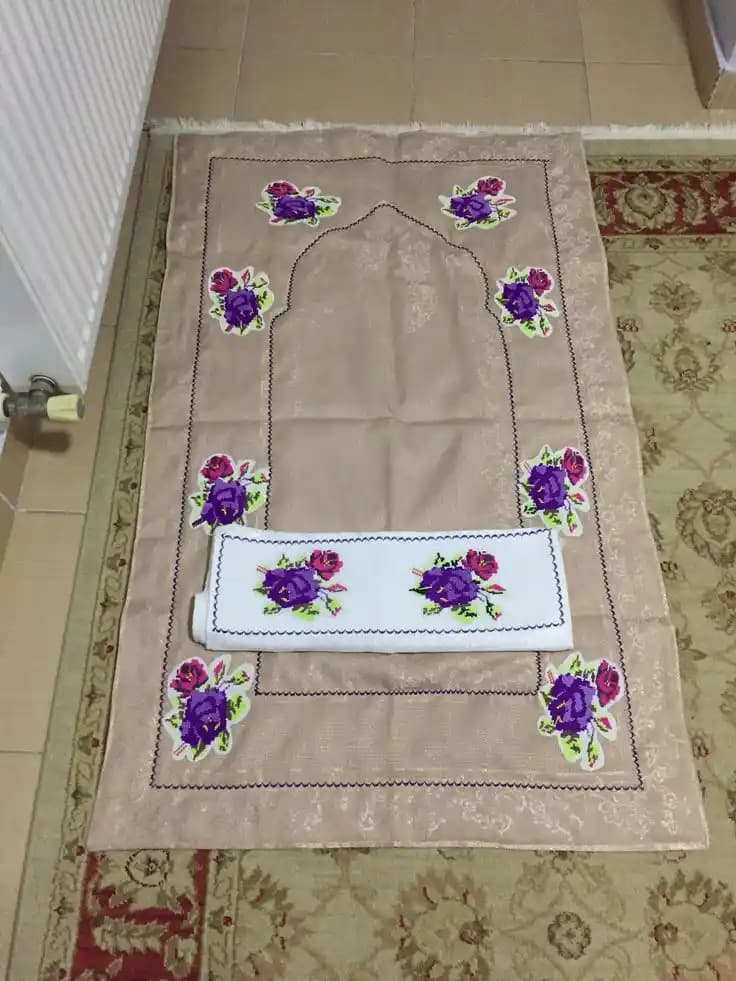 Zarif Seccade Havlu Takımı ile Ev Dekorasyonunuza Estetik ve Fonksiyonellik Katın