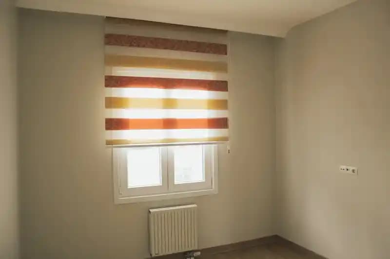 Zebra Perdelerin Estetik ve Fonksiyonel Avantajları Modern Mekanlar İçin Uygun Seçenekler