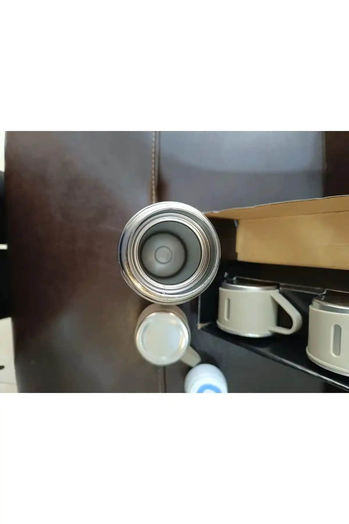 Colorado Siyah Dijital Sıcaklık Göstergeli ve Walke Premium Çift Katmanlı Paslanmaz Çelik Termos Karşılaştırması