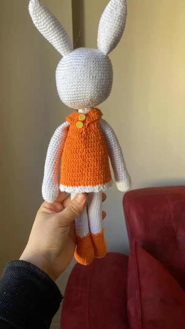 Amigurumi Uyku Arkadaşı Dekorasyonu: El Yapımı Sevimli ve İşlevsel Figürler