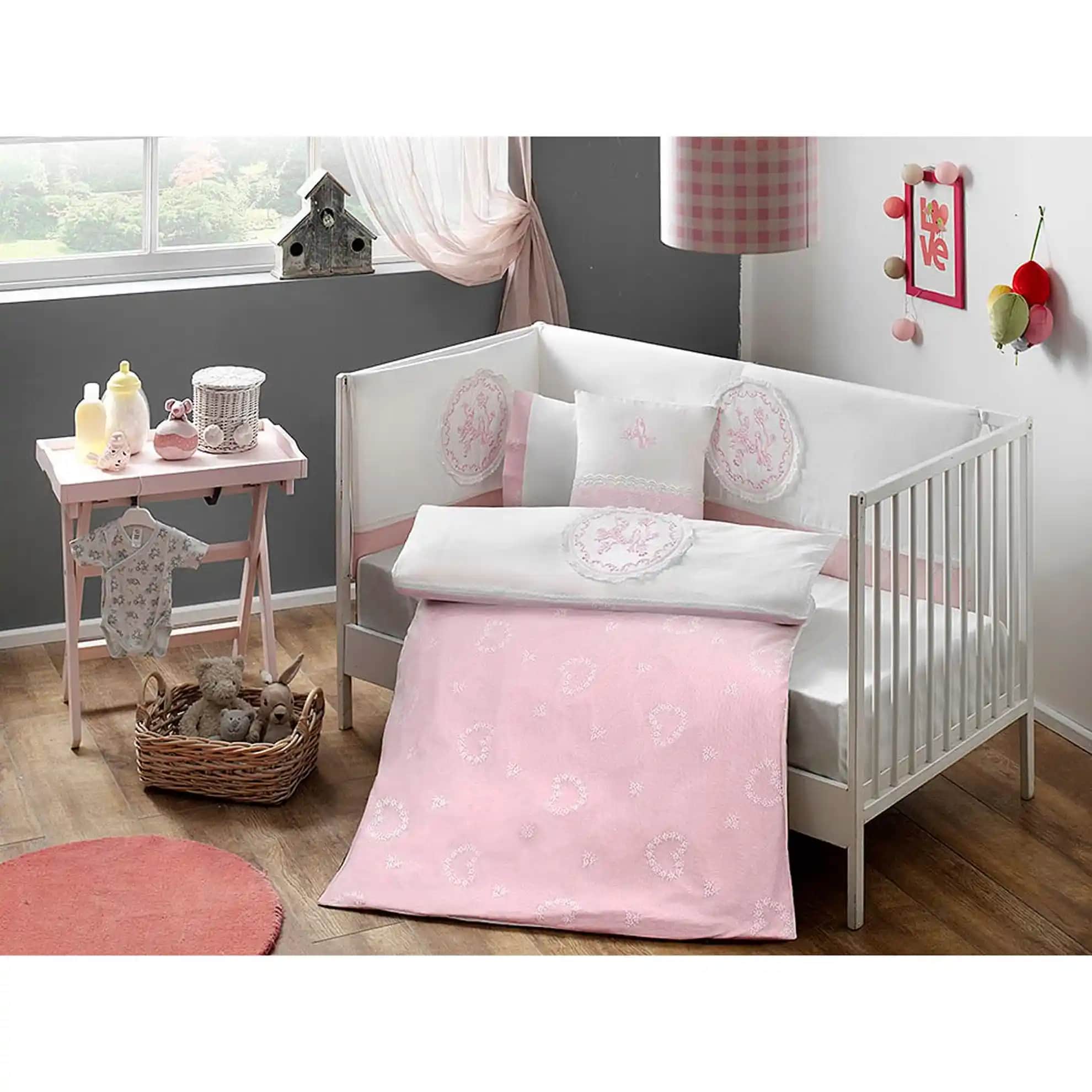 Bebek Odası Dekorasyonunda Konfor ve Şıklık İçin Uygun Bebek Uyku Setleri Seçenekleri