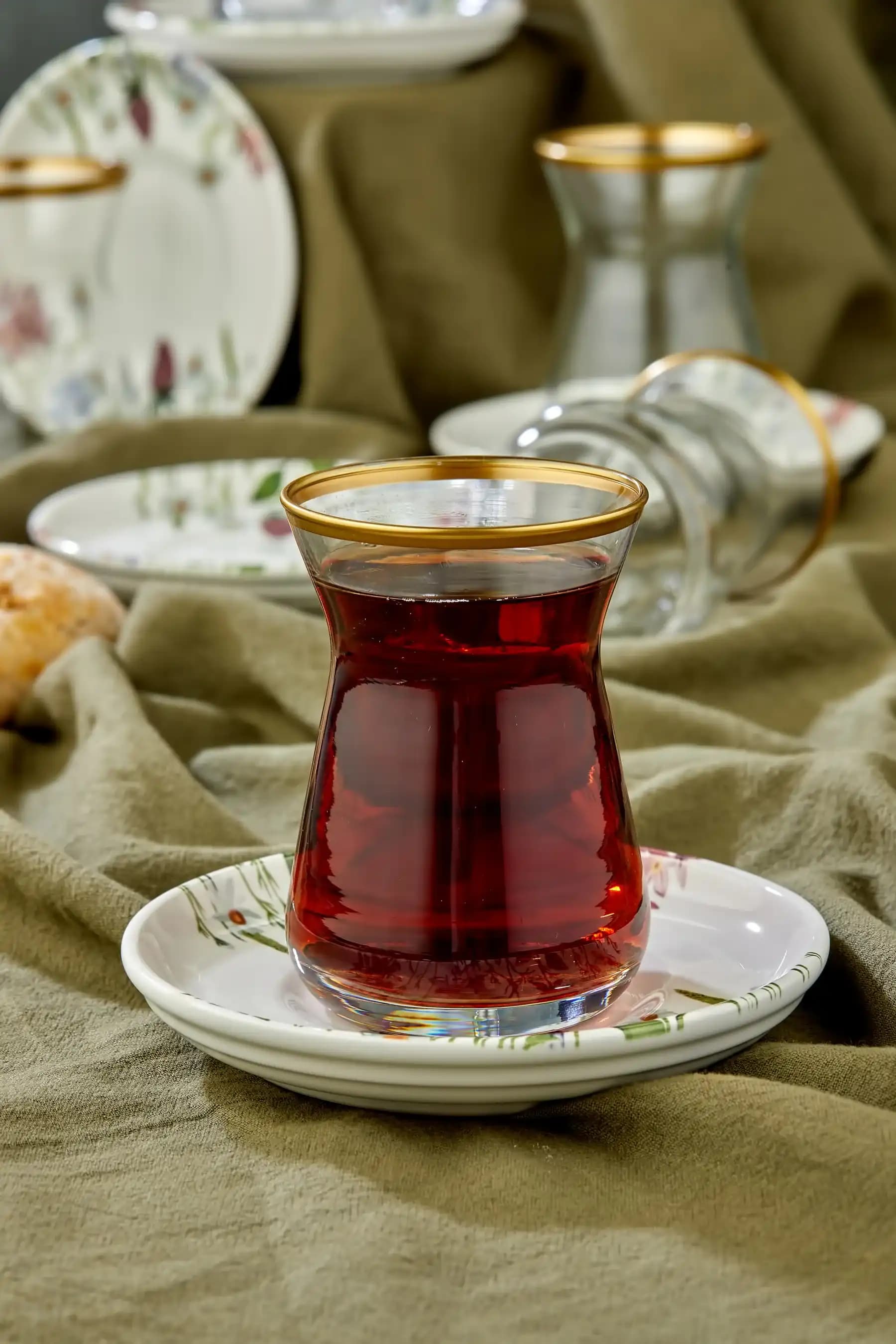 Çay Bardağı Desenli Dekorasyon Trendleri ve Ev Dekorasyonunda Kullanım İpuçları