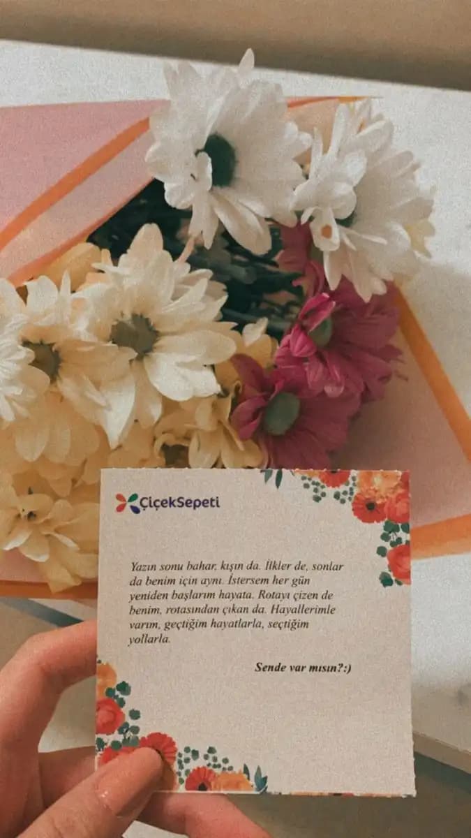 Çiçeksepeti Kart Notlarıyla Anlam Yükleyen Güzel Dokunuşlar ve Mesaj Örnekleri