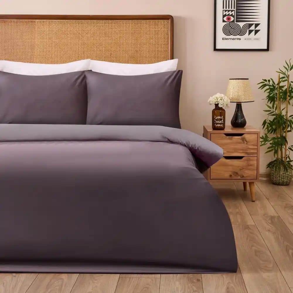 Çift Renkli Nevresim Takımlarıyla Yatak Odası Dekorasyonunda Şıklık ve Fonksiyonellik