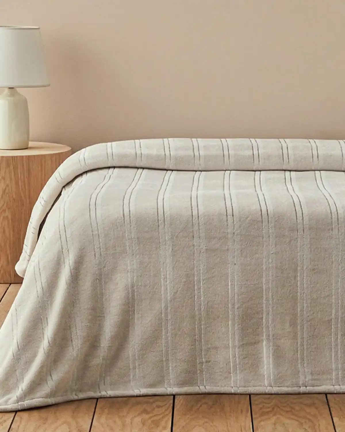 Çizgili Battaniyenin Dekorasyondaki Yeri ve Seçiminde Dikkat Edilmesi Gerekenler