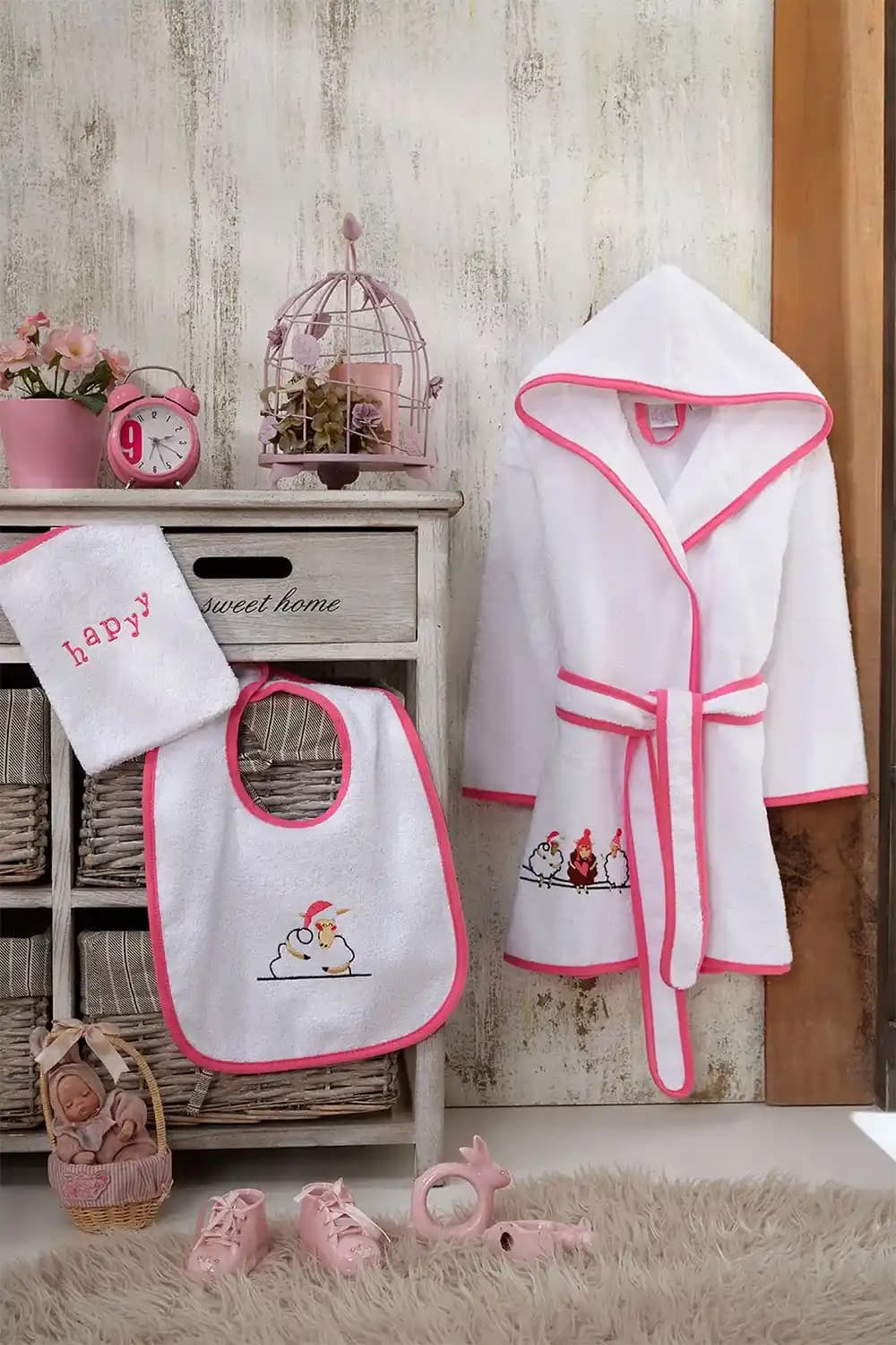 Çocuk Bornoz Setleri ile Dekorasyonda Renkli ve İşlevsel Dokunuşlar