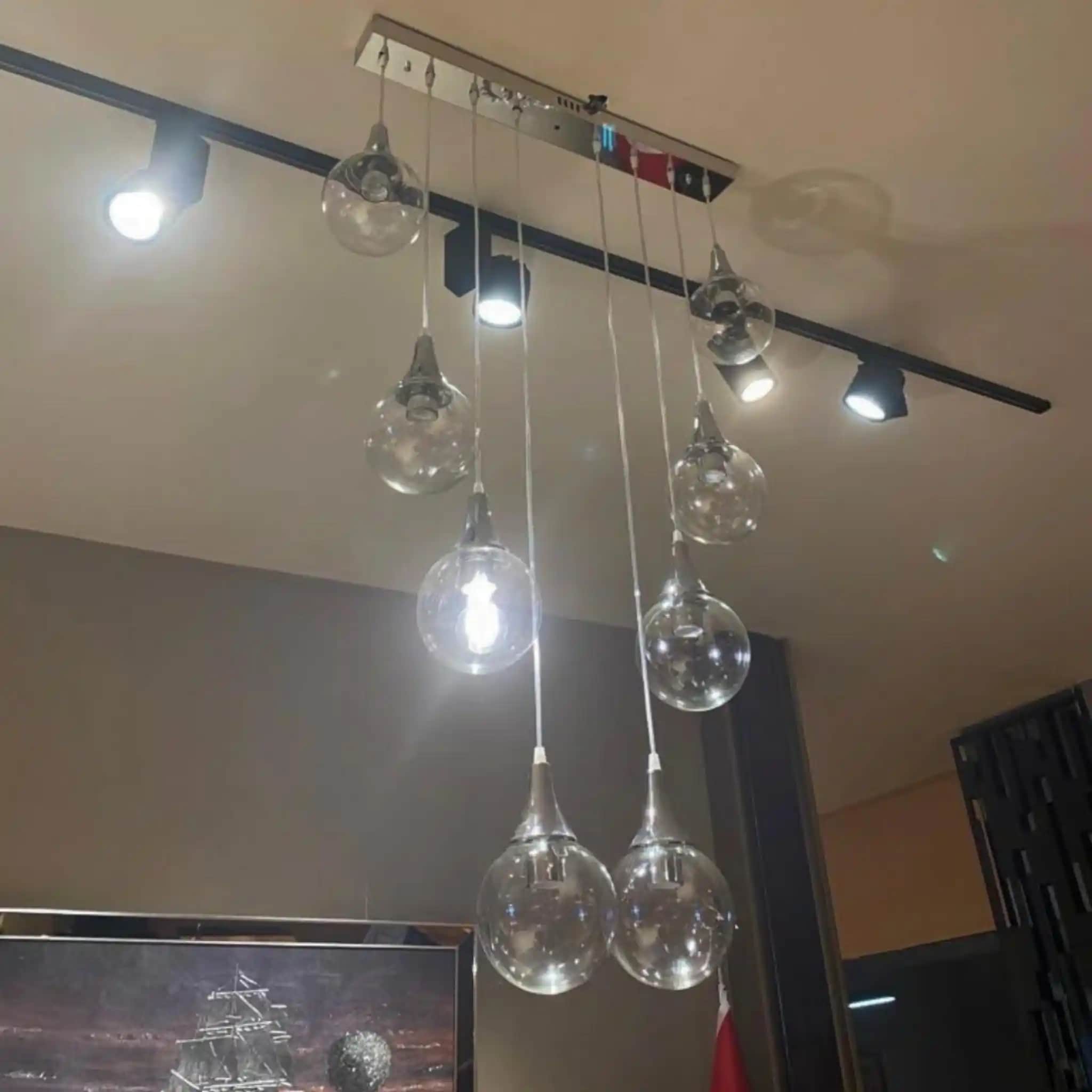 Çoklu Sarkıt Avize ile Modern Dekorasyon ve Estetik Aydınlatma Çözümleri