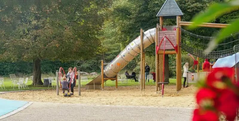Dekorasyonda Mum Renkleri ile Zarafet ve Atmosfer Yaratma Rehberi