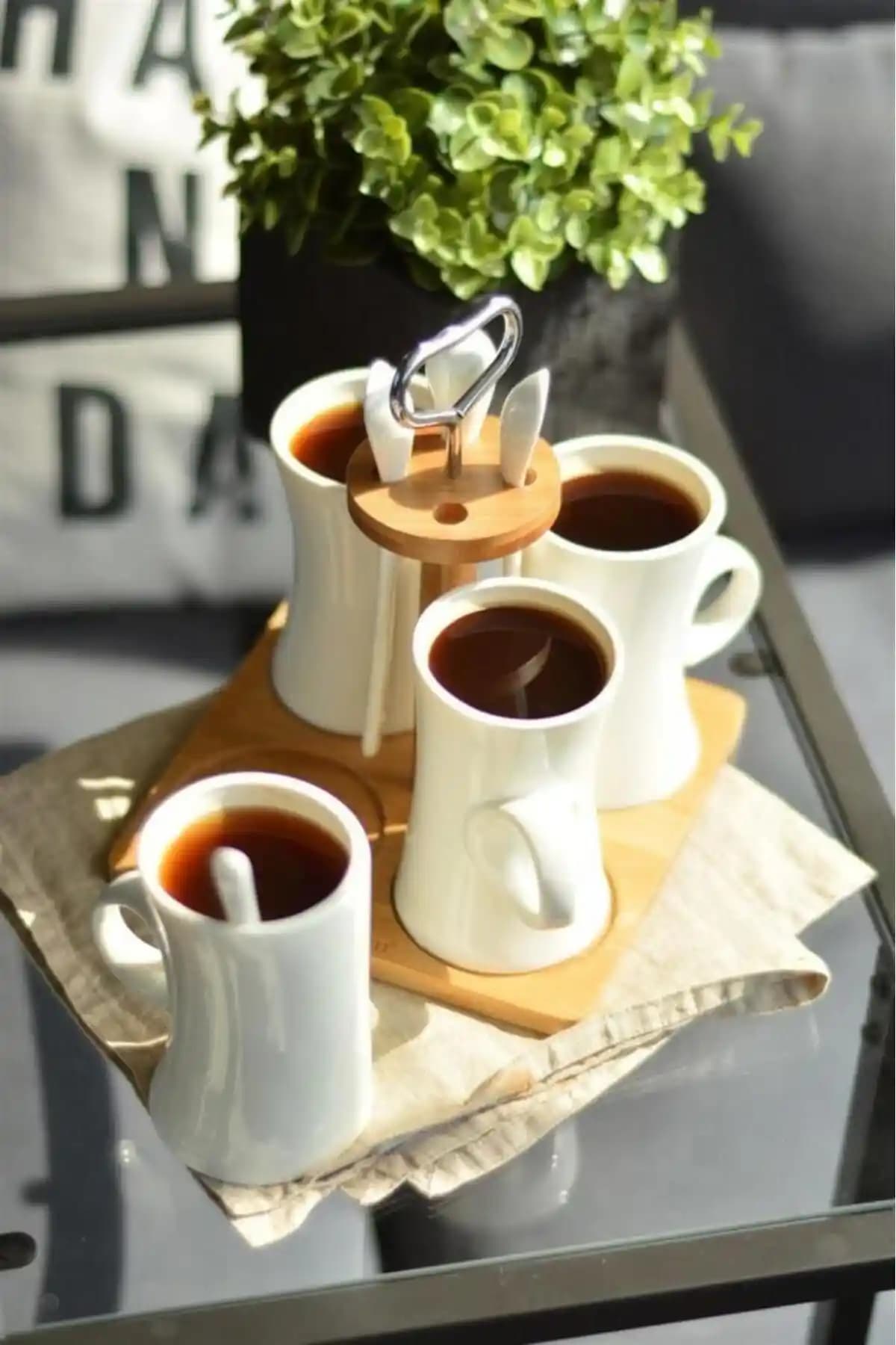 Dekorasyonda Standlı Kupa Kullanımının Önemi ve Estetik Katkıları