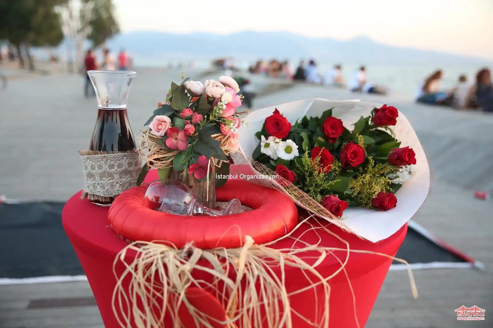 Evlilik Teklifi İçin Masa Dekorasyonu İpuçları ve Romantik Detaylar