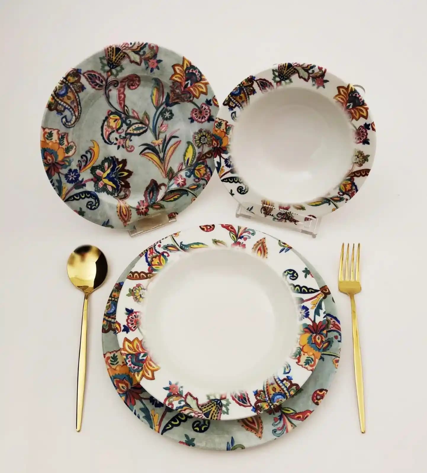 Günlük Yemek Takımlarıyla Dekorasyonda Şıklık ve İşlevselliği Artırma Yöntemleri