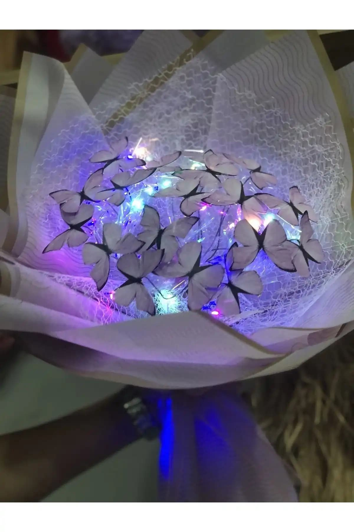 LED Işıklı Kelebek Buketleri ile Modern ve Şık Dekorasyon Önerileri