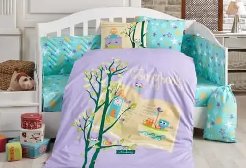 Lila Bebek Nevresim Takımı ile Şık ve Huzurlu Bebek Odası Dekorasyonu