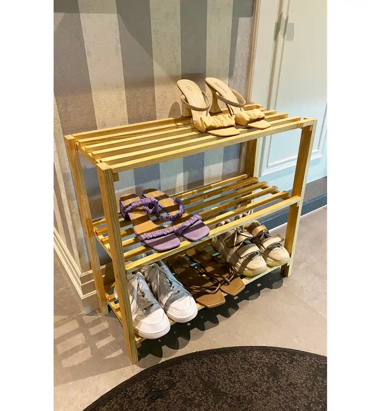 Masif Raf Modelleri ile Dekorasyonda Şıklık ve Dayanıklılık Sağlayan Çözümler