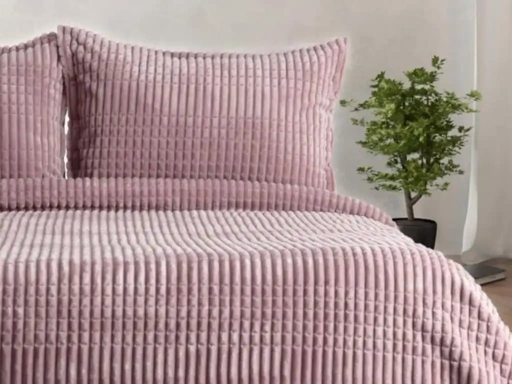 Merinos Çift Kişilik Battaniyelerle Dekorasyonunuzu Şıklık ve Konforla Bütünleştirin