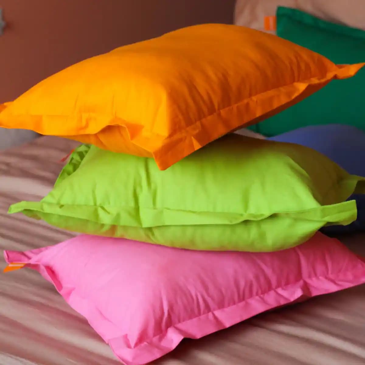 Mini Yastık Dekorasyonunda Şıklık ve Konforun Modern Kullanımı