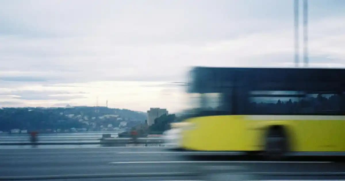 Minimal Tablo Dekorasyonu: Sadelik ve Zarafetin Modern Buluşması