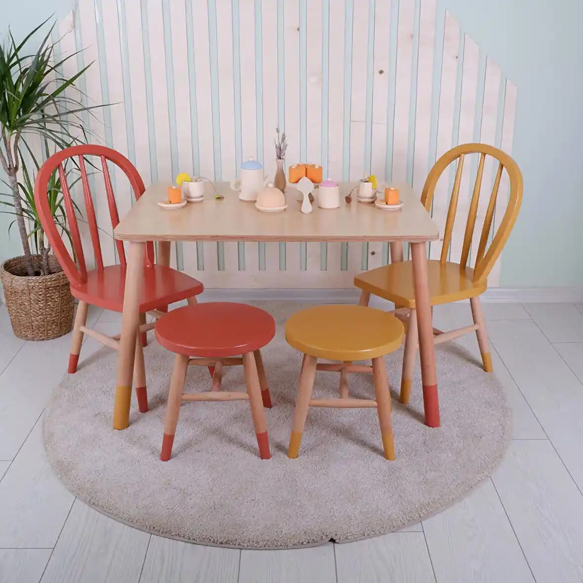 Montessori Ahşap Masa ve Sandalye Setleri ile Şık ve İşlevsel Dekorasyon Çözümleri