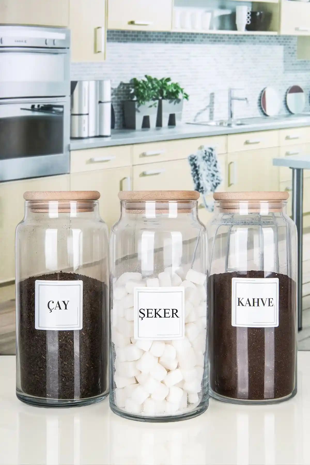 Mutfak Dekorasyonunda Çay, Tuz ve Şeker Kavanozlarıyla Şıklık ve İşlevsellik