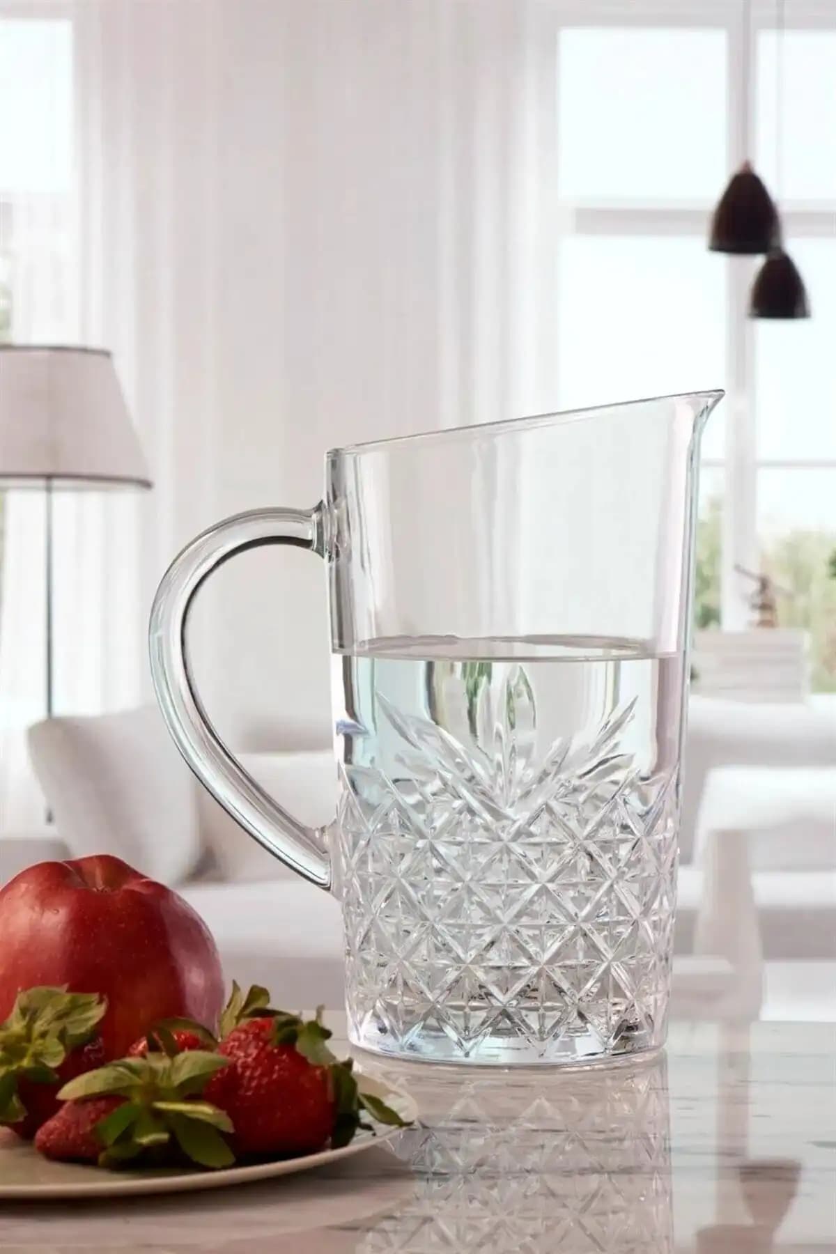 Paşabahçe Timeless Sürahi ile Dekorasyonda Zarafet ve İşlevselliğin Buluşması