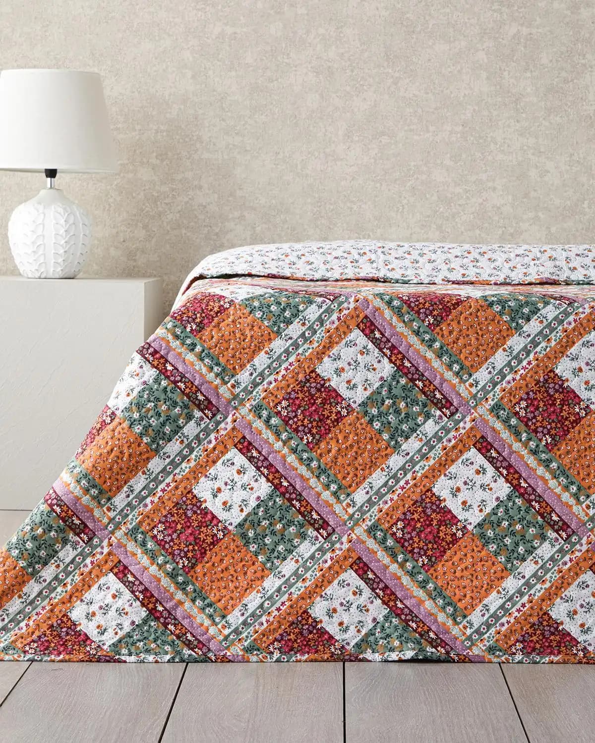 Patchwork Örtüleri ile Evinize Özgünlük ve Sıcaklık Katmanın Yolları