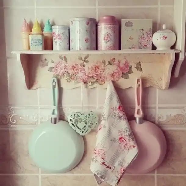 Pembe Mutfak Eşyalarıyla Modern ve Şık Dekorasyon İpuçları ve Trendler