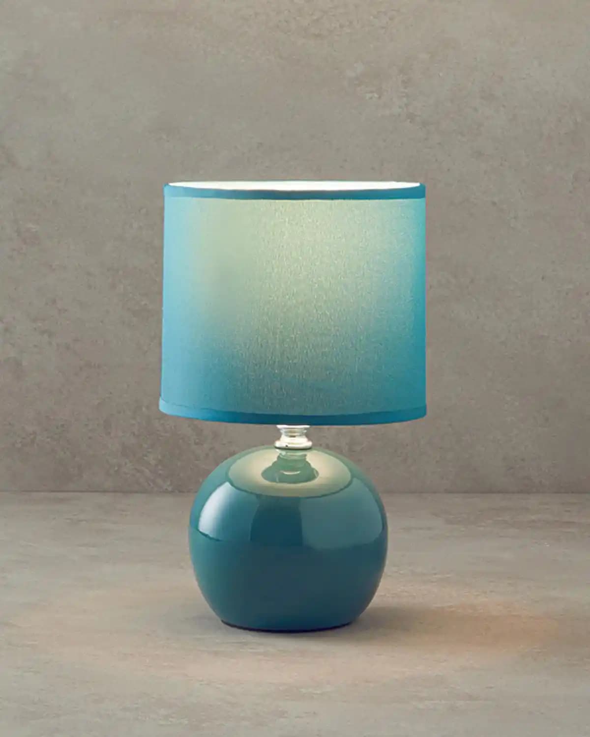 Porselen Abajur ile Dekorasyonunuzu Zenginleştirin ve Şıklık Katın