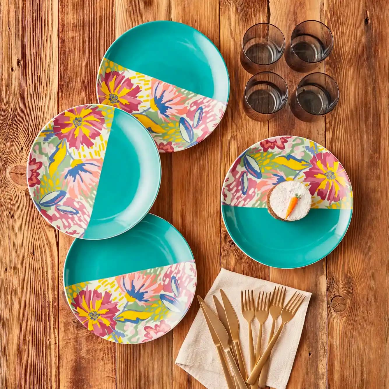 Porselen Servis Tabağı Seçimi ve Dekorasyonda Kullanım İpuçları