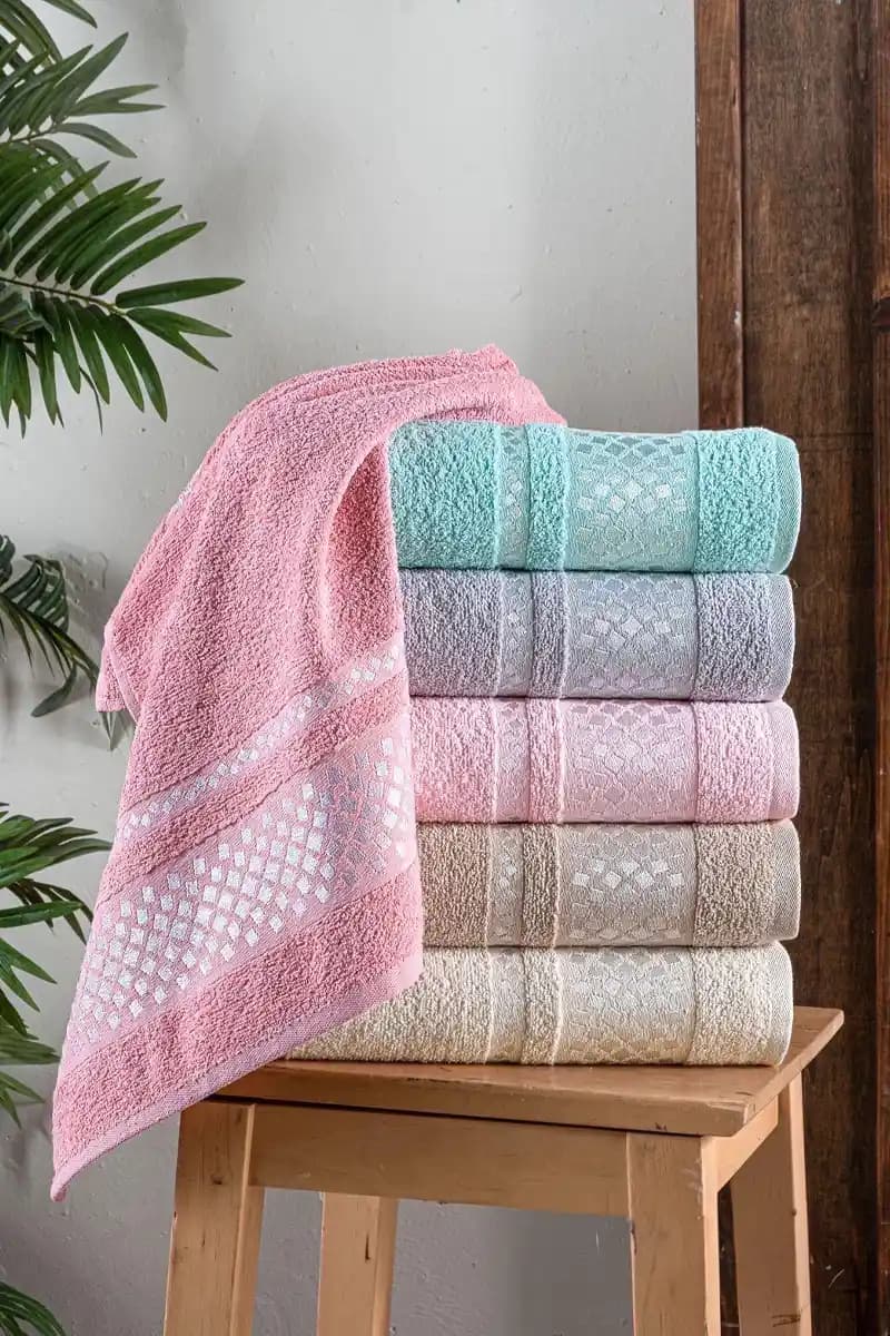 Renkli Havlularla Dekorasyonda Canlılık ve Estetik Yaratma Rehberi