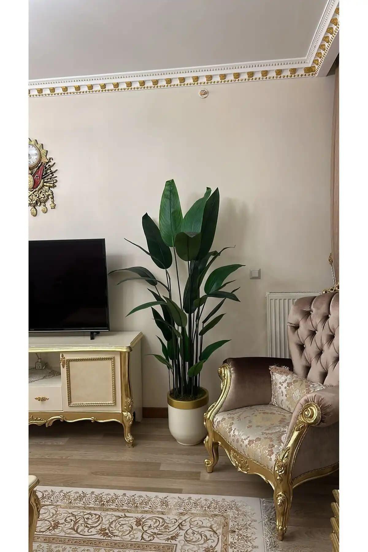 Salon Dekorasyonunda Yapay Çiçeklerin Yeri ve Modern Kullanım İpuçları
